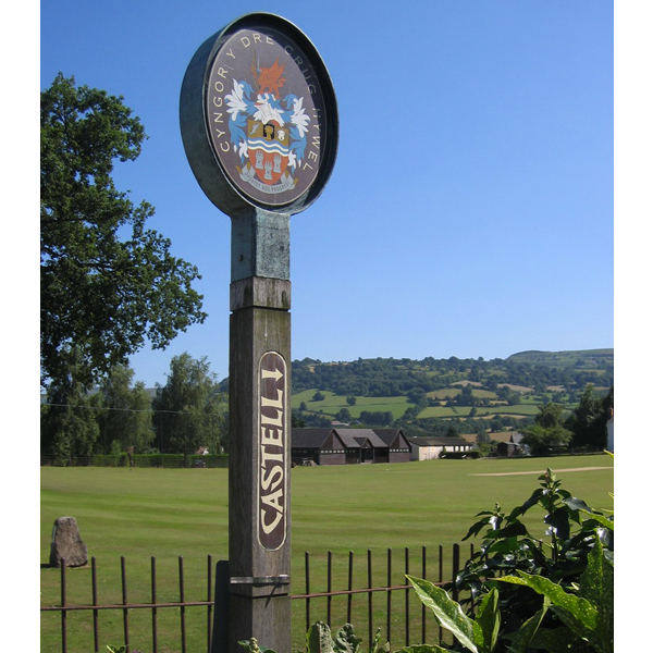 Carnarvon Lane, Curved bronze, enamel filled